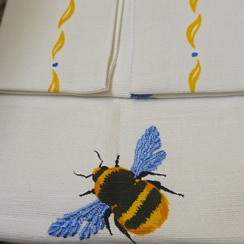 New Place & Time Bumblebee Table Runner‎ Embroidery Wings Cream Gold Blue 14x72